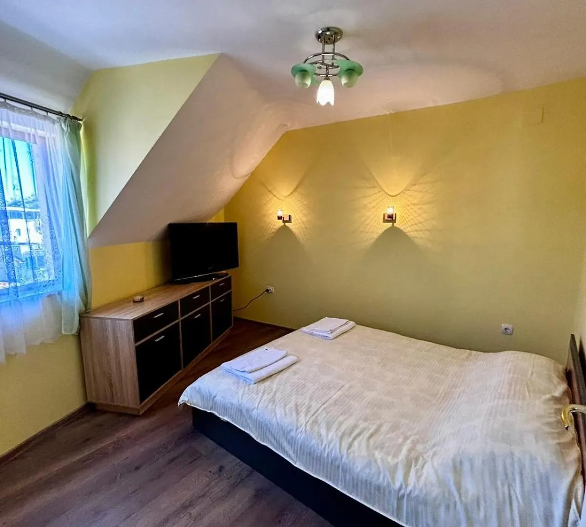 The Green Suite & Terrace Filibe Daire